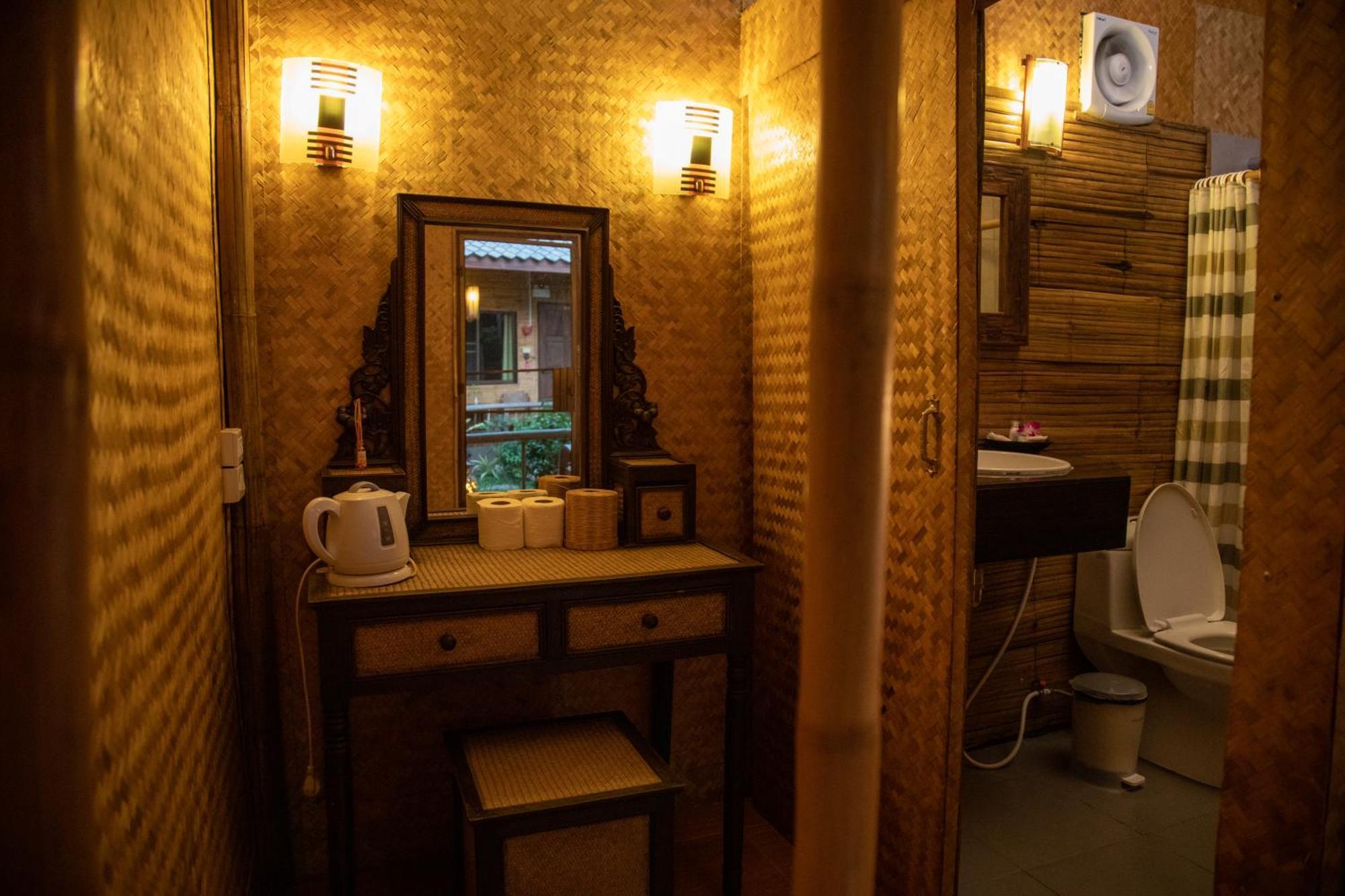 Boutique Hotel & Restaurant, Jaidee Bamboo Huts Chiang Mai Esterno foto