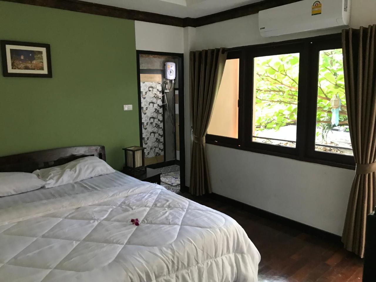 Boutique Hotel & Restaurant, Jaidee Bamboo Huts Chiang Mai Esterno foto