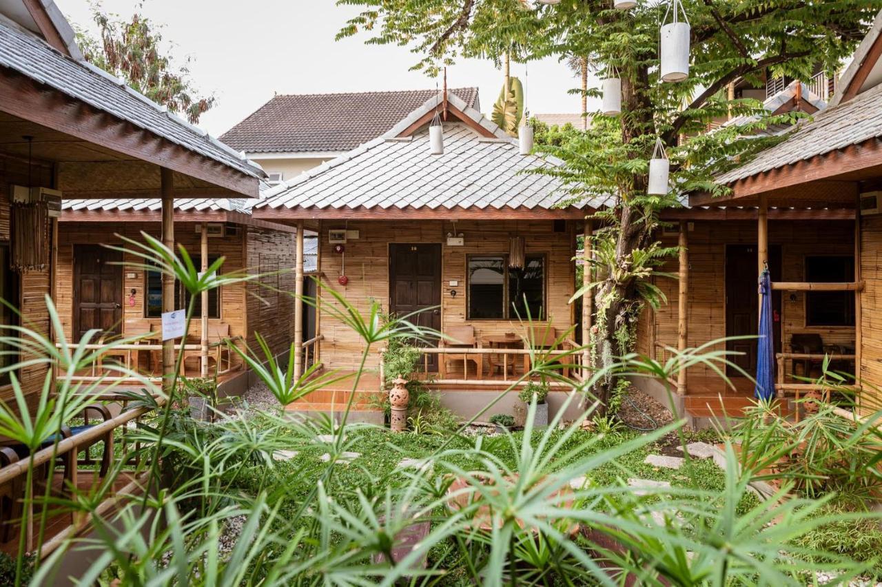 Boutique Hotel & Restaurant, Jaidee Bamboo Huts Chiang Mai Esterno foto