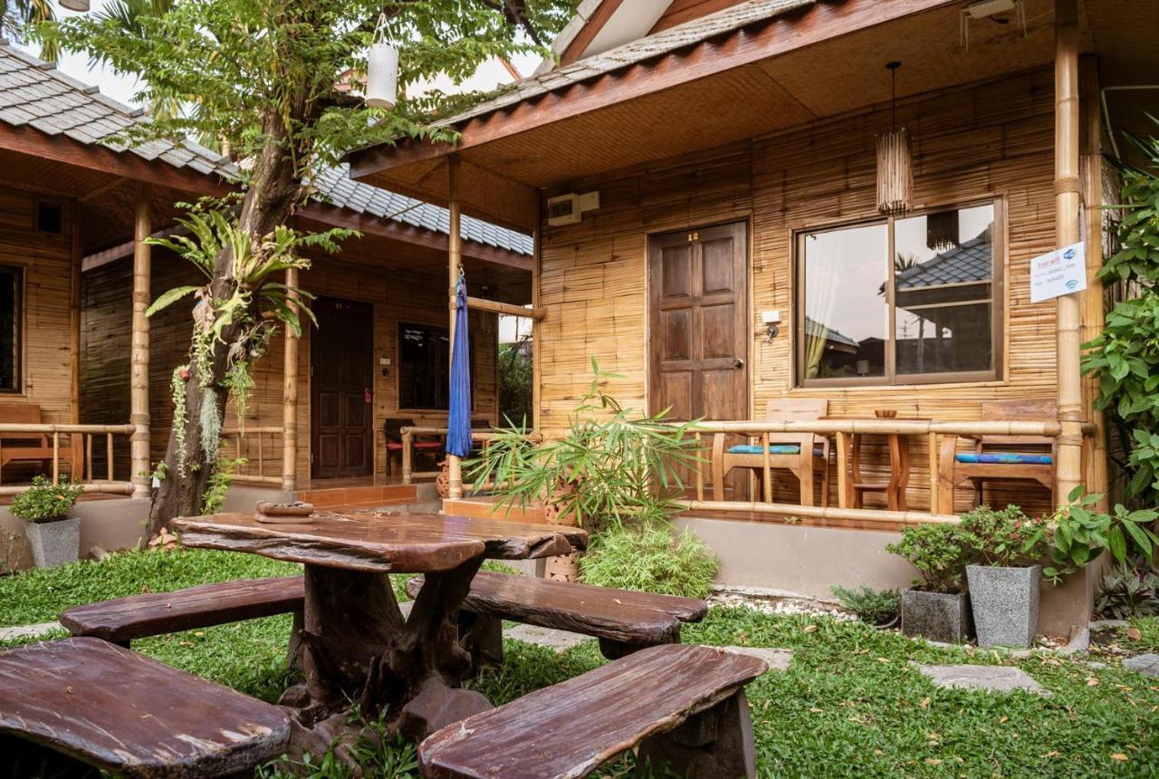Boutique Hotel & Restaurant, Jaidee Bamboo Huts Chiang Mai Esterno foto